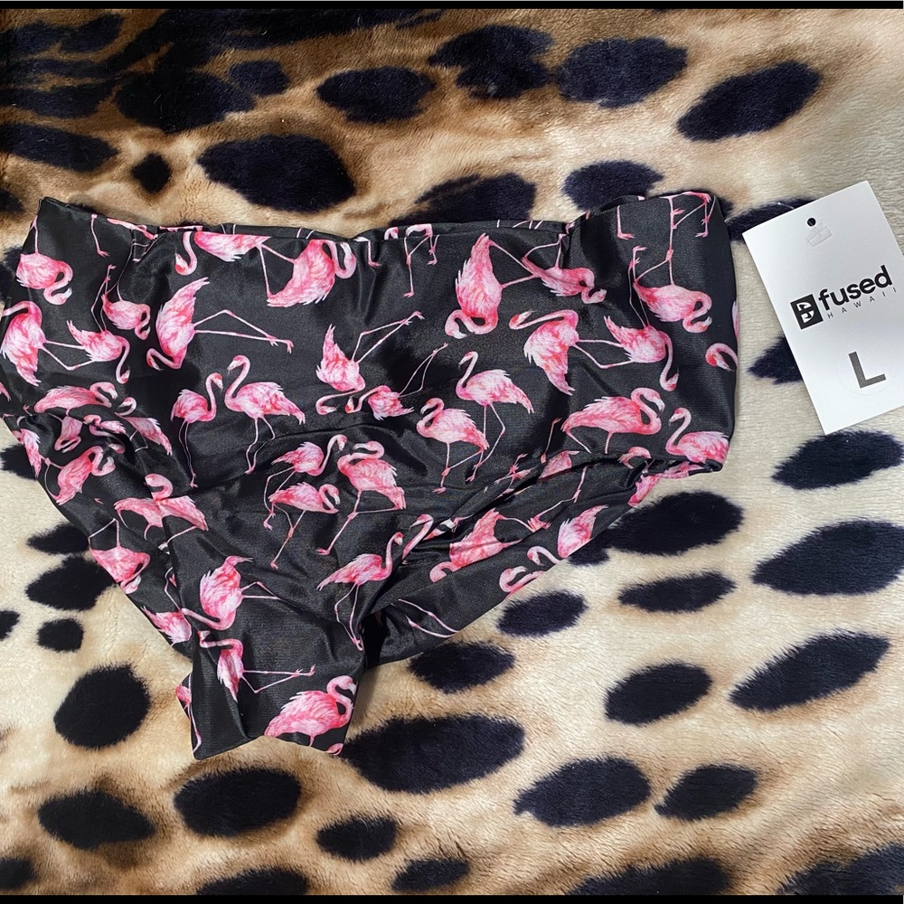 Fused Hawaii Large Bottom